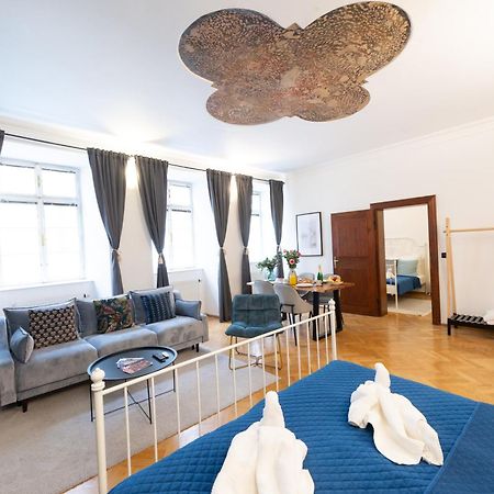 Best Price & Location - Historic Square Residency Прага Экстерьер фото